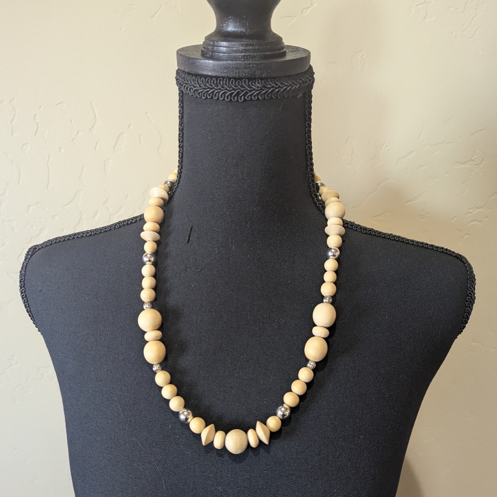 Vintage wood beads & metal bead necklace beautiful natural wood color